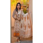 সুতি কাপড়ের গ্রাউন্ড/গোল থ্রি পিস - Image 3