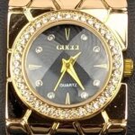 Elegant Golden Ladies Quartz Watch with Crystal Bezel – Premium Bracelet Design (Black Dial) - Image 3