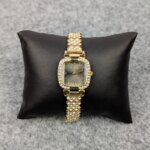 Luxury Golden Ladies Quartz Watch (Black Dial) - Image 2