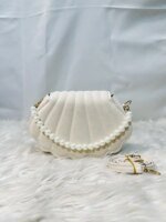 Trendy Shell Shape Pearl Handbag for Women – Stylish Crossbody & Shoulder Mini Bag (Pink, Brown, Cream, Black) - Image 4