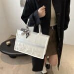 Elegant Floral Pattern Tote Bag with Scarf – Large Capacity Fashion Handbag for Women (Pink, Black, White, Silver) - Image 20